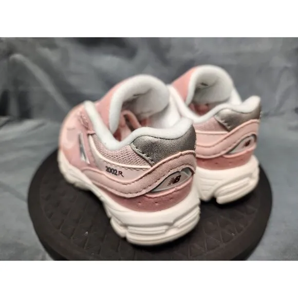 New Balance Toddlers 2002 Sneakers IC2002SK Lace Up Pink Size 5 NEW IN BOX!