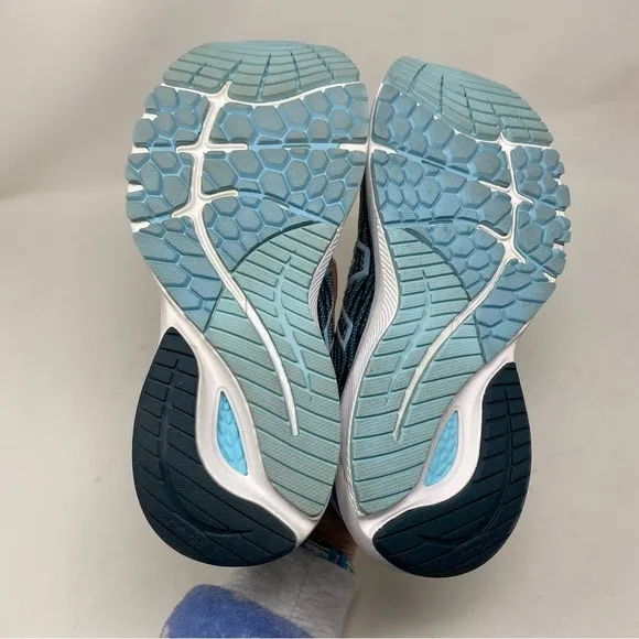 NEW BALANCE WOMEN'S W860N12 MOUNTAIN TEAL PALE BLUE CHILL running shoes