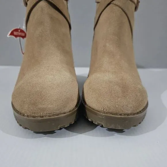 NEW Blondo Tamzin Ankle Bootie Waterproof Heeled Boot Tan Suede Size 9