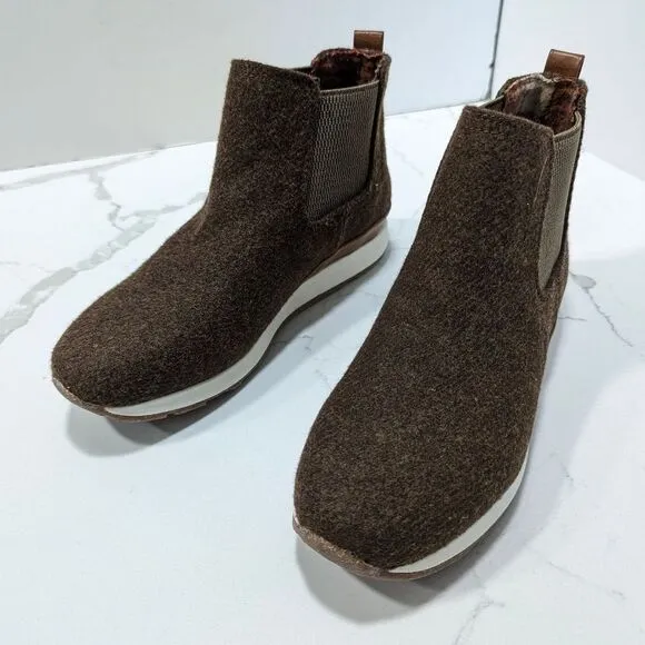 New b.o.c. Womens Kara Soft Wool Ankle pull on Chelsea Boots shoes Brown size 7M