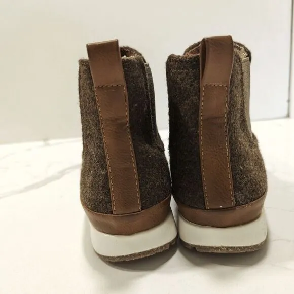 New b.o.c. Womens Kara Soft Wool Ankle pull on Chelsea Boots shoes Brown size 7M
