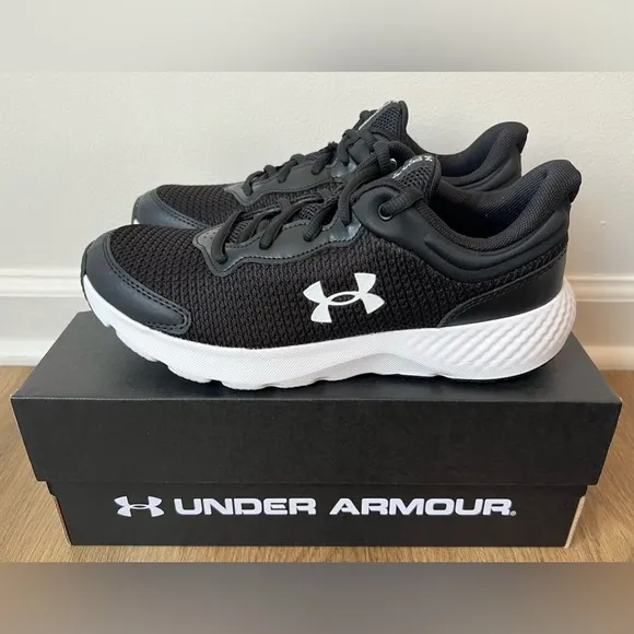 NEW Boy’s Under Armour Charged Escape 4 Big Kids' Running Shoes, Size 6