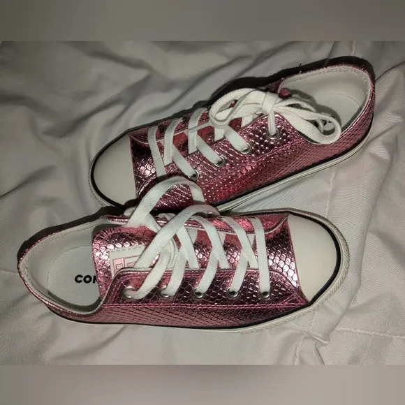 NEW Converse Plum Chalk size 1.5 comes with box