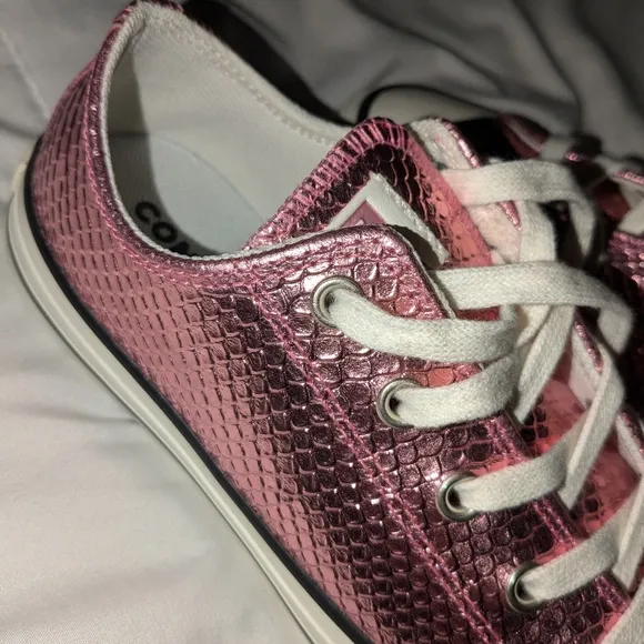 NEW Converse Plum Chalk size 1.5 comes with box