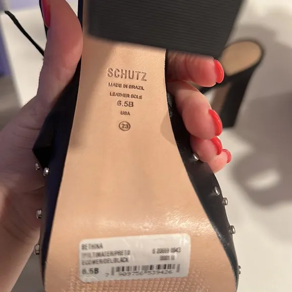NEW 🖤👠 gorgeous designer shoes us from Neiman Marcus 6 1/2 SOFT leather 😍
