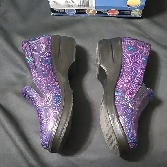 New In Box Women's Easy Works Cosmic Purple &amp; Black Slip-On Clogs  shoes  Size 8