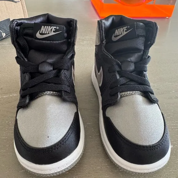 NEW- KIDS' TODDLER AIR JORDAN RETRO 1 HIGH OG CASUAL SHOES