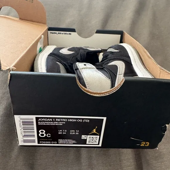 NEW- KIDS' TODDLER AIR JORDAN RETRO 1 HIGH OG CASUAL SHOES
