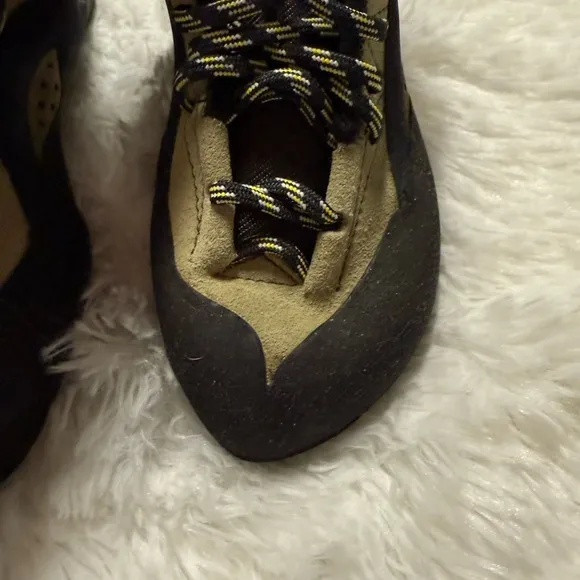 New La Sportiva Kids Climbing Shoes - Black and Tan
