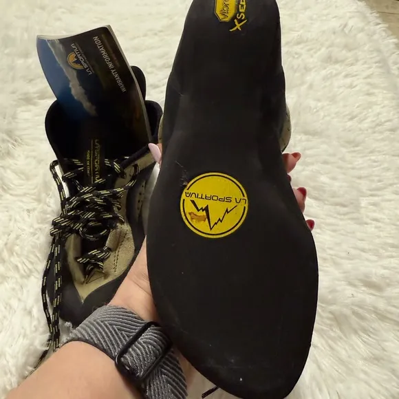 New La Sportiva Kids Climbing Shoes - Black and Tan