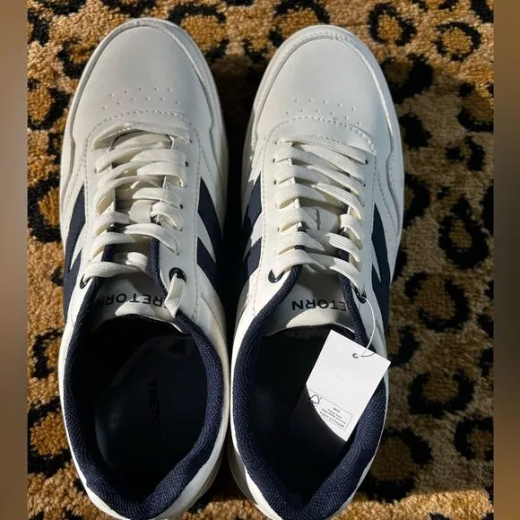 New men's Tretorn Dennis shoes. Size 10. ‎ White and Navy. All man made material