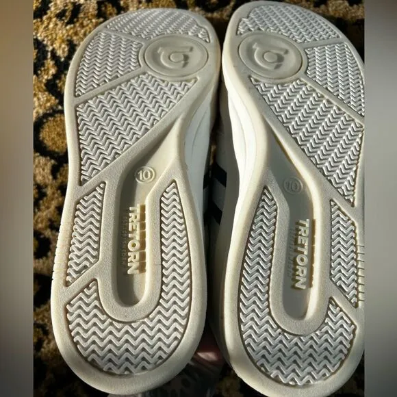New men's Tretorn Dennis shoes. Size 10. ‎ White and Navy. All man made material