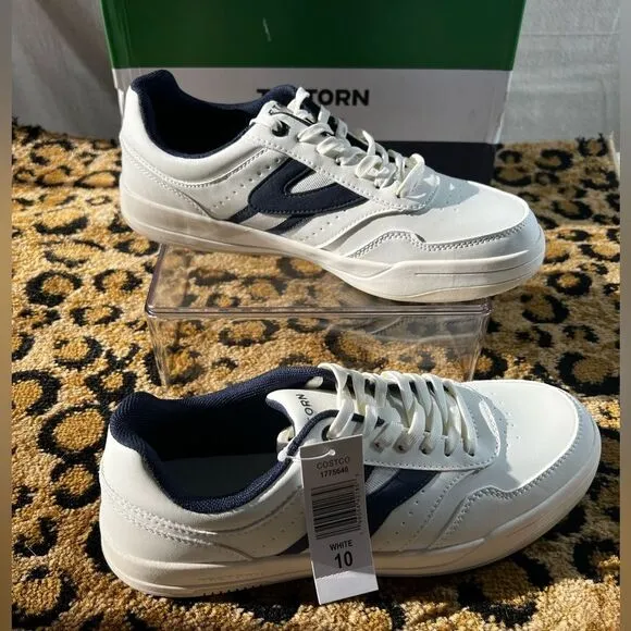 New men's Tretorn Dennis shoes. Size 10. ‎ White and Navy. All man made material