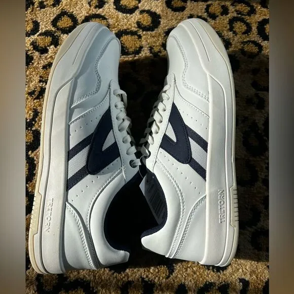 New men's Tretorn Dennis shoes. Size 10. ‎ White and Navy. All man made material