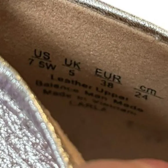 New Naturalizers 27 Edit Silver Leather Flats Women's Size 7.5 W Ballet Wide