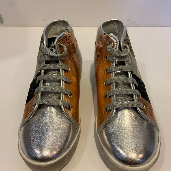 NEW Naturino w6yz crazy metallic animal print high top sneakers