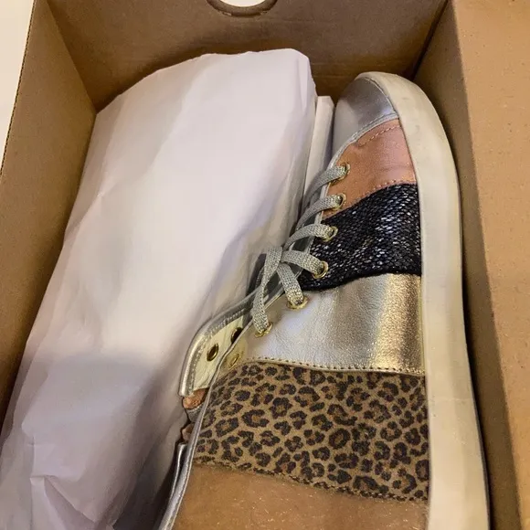 NEW Naturino w6yz crazy metallic animal print high top sneakers
