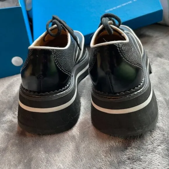 NEW NIB Fluevog Fresh Vogs FV1 Vintage Style Lace Ups Black White Size 7 RETRO