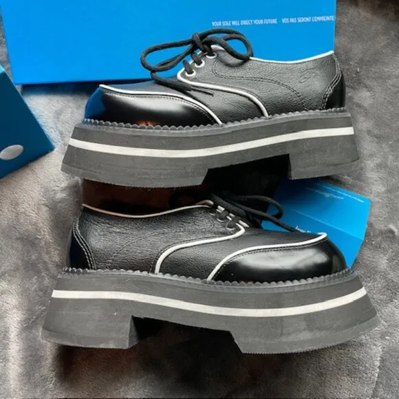 NEW NIB Fluevog Fresh Vogs FV1 Vintage Style Lace Ups Black White Size 7 RETRO