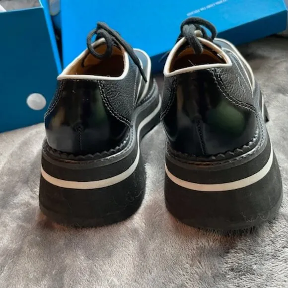 NEW NIB Fluevog Fresh Vogs FV1 Vintage Style Lace Ups Black White Size 7 RETRO