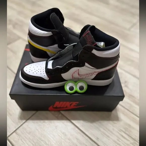 NEW Nike Air Jordan 1 High OG Defiant Black Tour Yellow White men's Size: 10.5