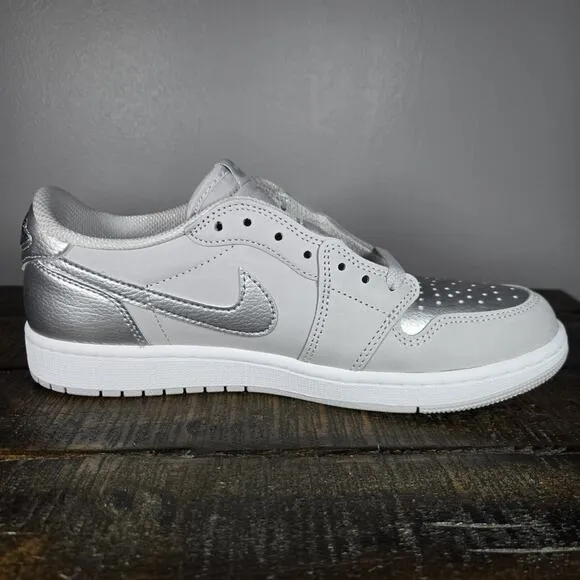 NEW Nike Air Jordan 1 Retro Low OG Mens Size 11 Metallic Silver Grey CZ0790-002