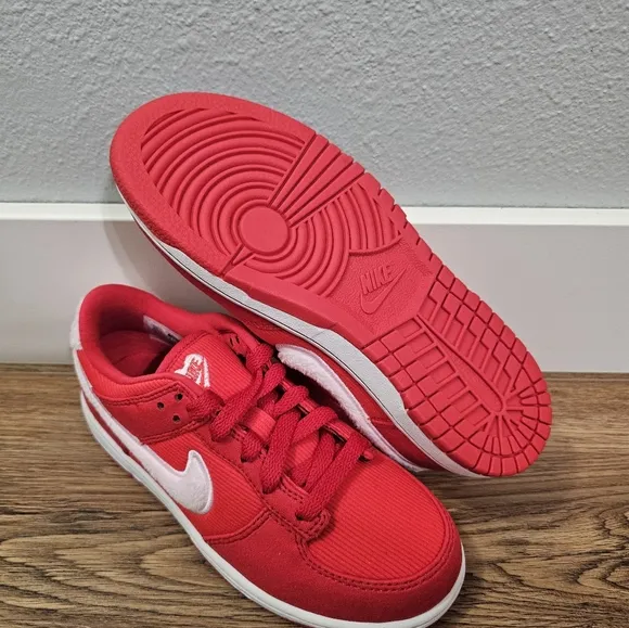 New Nike Dunk Low Valentine's Day Red Pink FZ3549-612 Size 2Y Youth Shoes