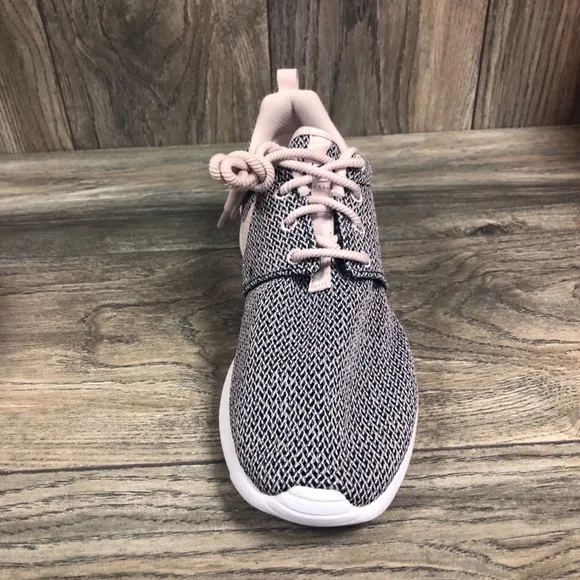 NEW NIKE ROSHE ONE LOW NAVY/PINK/WHITE