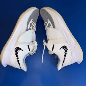NEW NIKEKyrie Low 3 Eclipse CJ1286-100 White BasketballSneakers Shoes Mens Sz 17