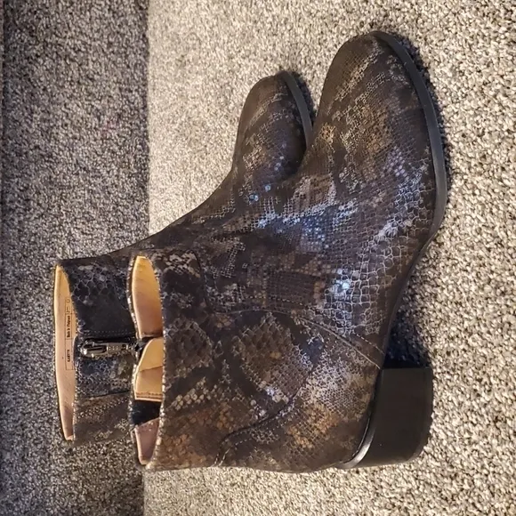 New VIONIC Kamryn Heels Boots Leather shoes sz 6