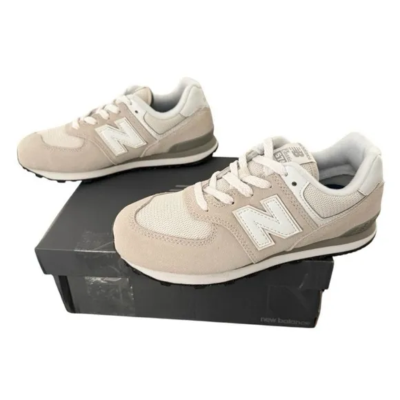New With Box New Balance 574 Core Kids Grey White 3.5 Medium Shoes GC574EVW
