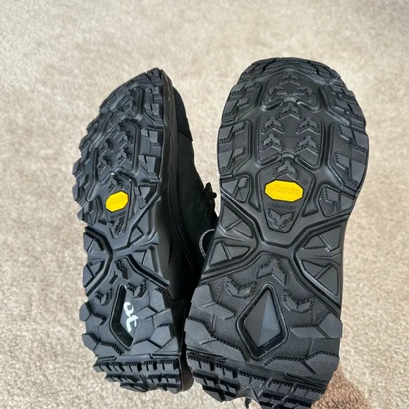 NEW Women’s Hoka Kaha 2 Low GTX all black size 6.5