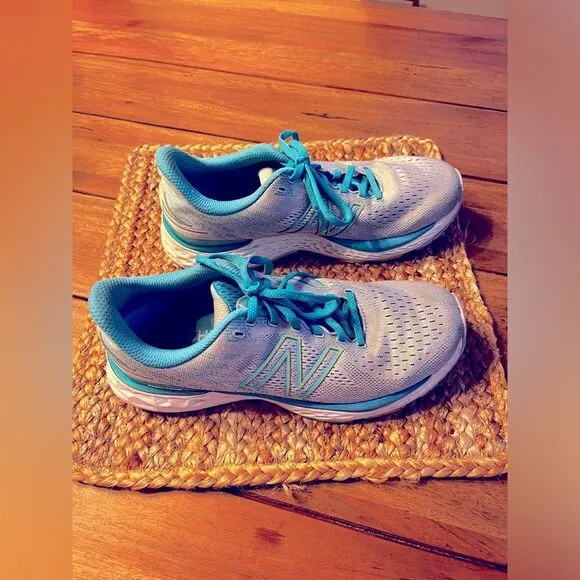 New Balance Women's Blue Running Shoes; NWOT! Size 10