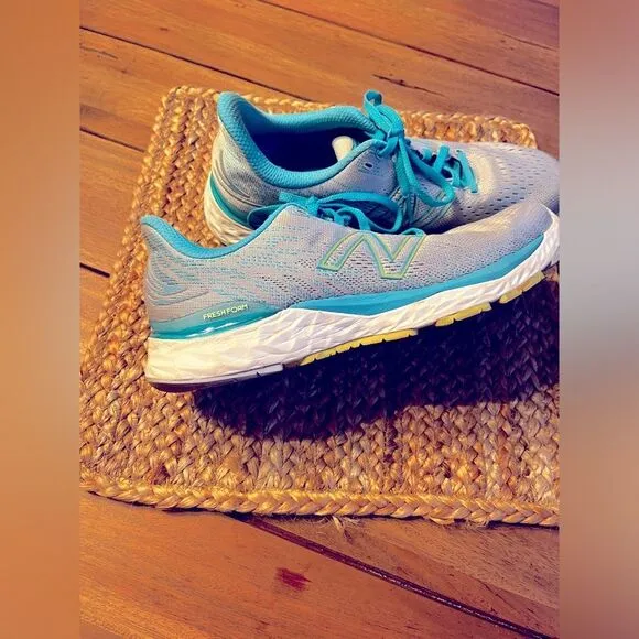 New Balance Women's Blue Running Shoes; NWOT! Size 10