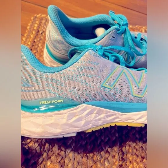 New Balance Women's Blue Running Shoes; NWOT! Size 10