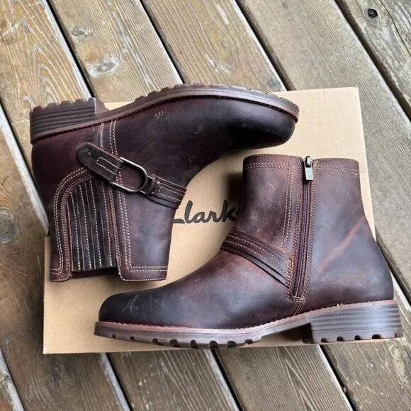 NIB Clarks Aspra Side Zip Buckle Boot in British Tan Leather - Women's 11