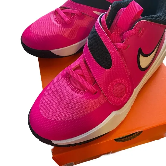 NIB Nike Team Hustle D 11 Size 5.5Y | 7W