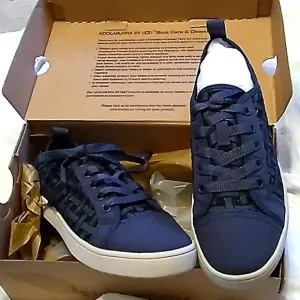 NIB Women's Koolaburra by Ugg navy blue shoes size 5