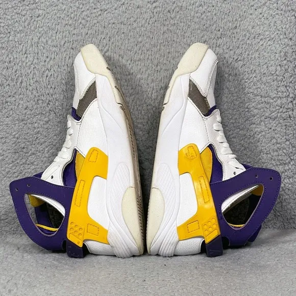 Nike Air Flight Huarache Lakers Youth Boys Size 7Y Basketball Shoes White Purple