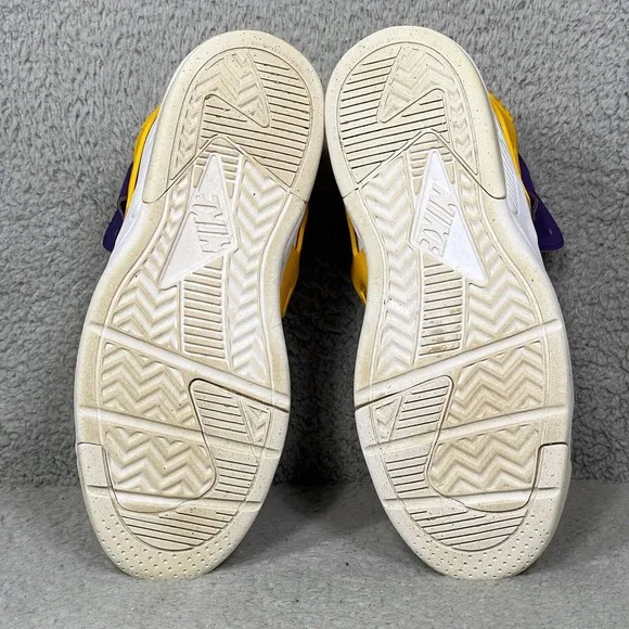 Nike Air Flight Huarache Lakers Youth Boys Size 7Y Basketball Shoes White Purple