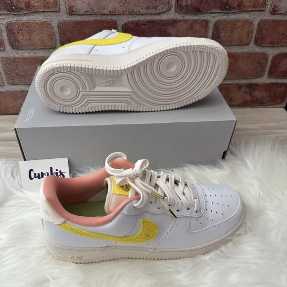 Nike Air Force 1 07 LX Shoes Women's size 10.5 -NEW White/ Yellow -DV2183 100