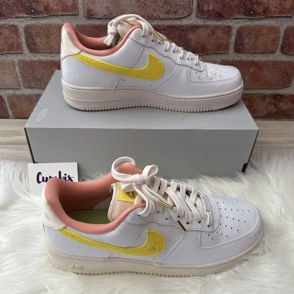 Nike Air Force 1 07 LX Shoes Women's size 10.5 -NEW White/ Yellow -DV2183 100