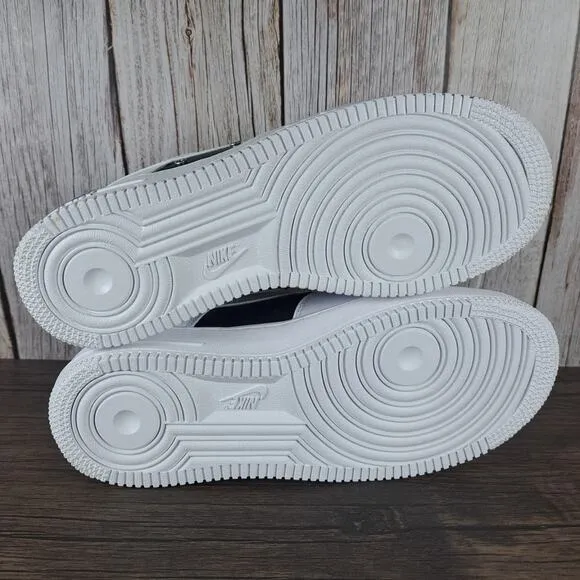 Nike Air Force 1 '07 Premium Silver Chain Men's Sz 7 Women's Sz 8.5 White Black