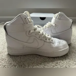 Nike Air Force 1 High 07 Triple White High Top Sneaker Shoes Women’s Size 8.5
