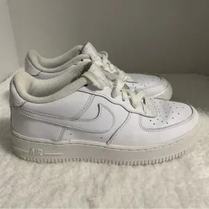 Nike Air Force 1 Low GS Triple White Shoes DH2920-111‎ Size 6y