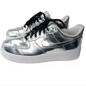 Nike Air Force 1 Low Metallic Chrome Womens Size 13.5 Shoes CQ6566-001 Silver