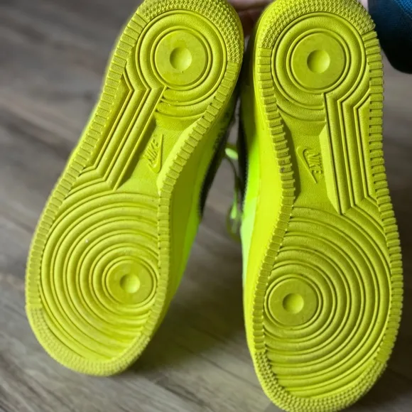 Nike Air Force 1 Low Off-White Volt