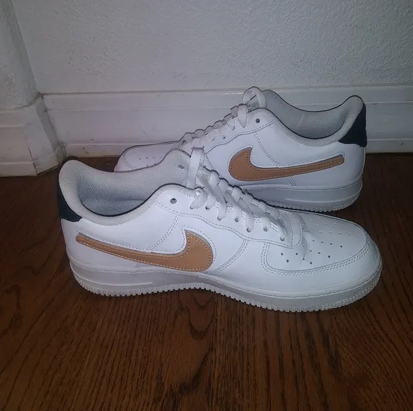 Nike Air Force 1 Low Shoes Removable Swoosh