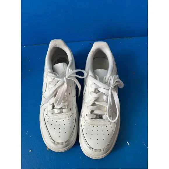 Nike Air Force 1 Low Triple White Shoes 314192-117 Youth Size 7Y Women's 8.5