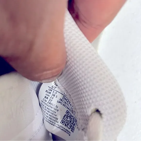 Nike Air Force One AF1 07' Low Triple White Sneaker Shoes size 6 Youth